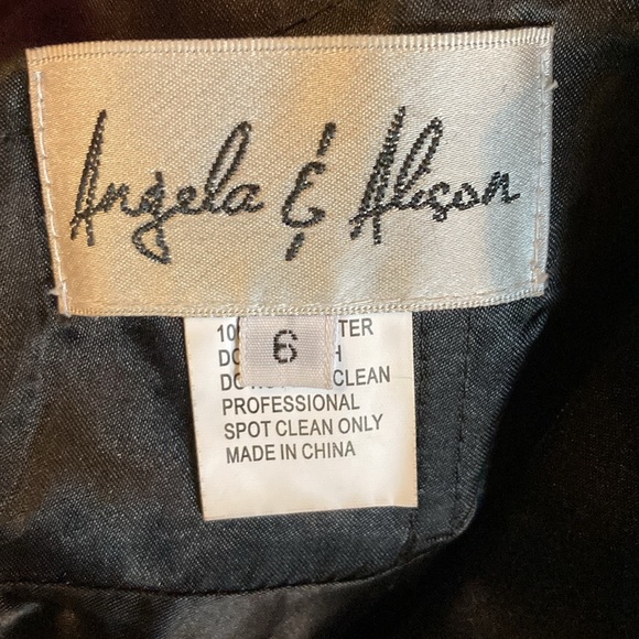 GRAD/PROM DRESS - Angela & Alison Dress - Picture 3 of 5